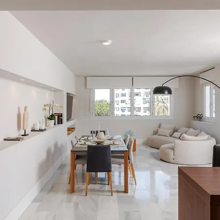 Banus - Banus - Playas Del Duque - Luxury 3br - 3ba Penthouse - Huge Outdoor Terrace - Lounge & Outdoor Dining - Partial Sea Views - 35,000 M2 Tropical Gardens - S Pools - Ideal For Families Lejlighed