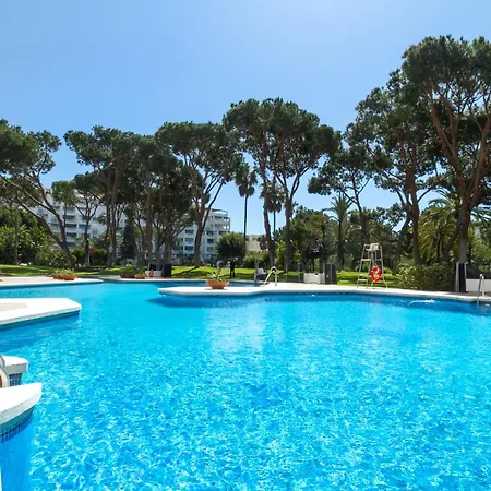 Lejlighed Banus - Banus - Playas Del Duque - Luxury 3br - 3ba Penthouse - Huge Outdoor Terrace - Lounge & Outdoor Dining - Partial Sea Views - 35,000 M2 Tropical Gardens - S Pools - Ideal For Families *