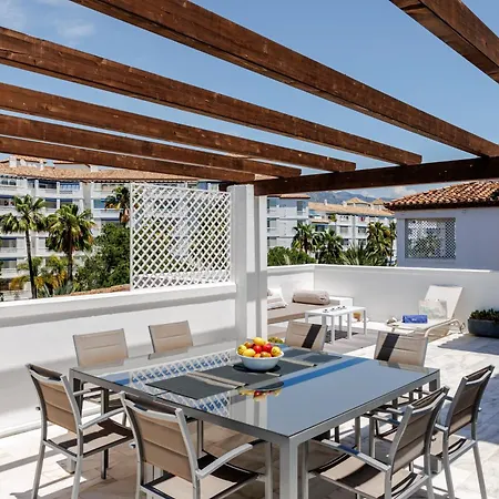 Banus - Banus - Playas Del Duque - Luxury 3br - 3ba Penthouse - Huge Outdoor Terrace - Lounge & Outdoor Dining - Partial Sea Views - 35,000 M2 Tropical Gardens - S Pools - Ideal For Families Lejlighed Marbella