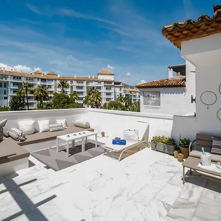 Lejlighed Banus - Banus - Playas Del Duque - Luxury 3br - 3ba Penthouse - Huge Outdoor Terrace - Lounge & Outdoor Dining - Partial Sea Views - 35,000 M2 Tropical Gardens - S Pools - Ideal For Families