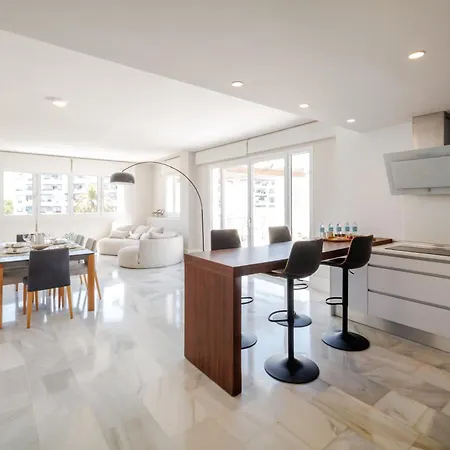 Lejlighed Banus - Banus - Playas Del Duque - Luxury 3br - 3ba Penthouse - Huge Outdoor Terrace - Lounge & Outdoor Dining - Partial Sea Views - 35,000 M2 Tropical Gardens - S Pools - Ideal For Families *