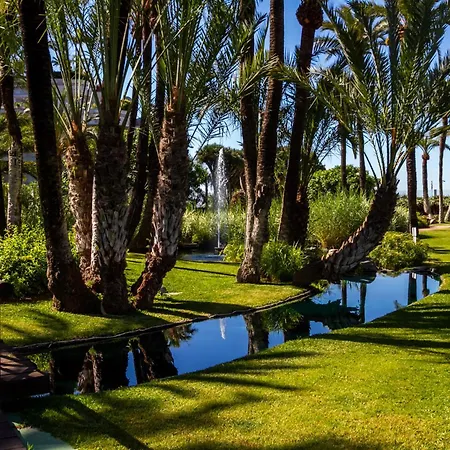 Lejlighed Banus - Banus - Playas Del Duque - Luxury 3br - 3ba Penthouse - Huge Outdoor Terrace - Lounge & Outdoor Dining - Partial Sea Views - 35,000 M2 Tropical Gardens - S Pools - Ideal For Families Marbella