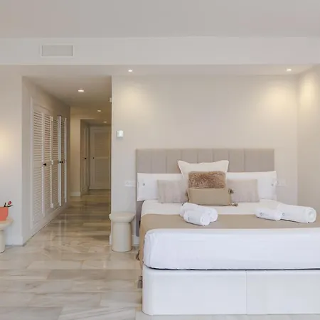 Banus - Banus - Playas Del Duque - Luxury 3br - 3ba Penthouse - Huge Outdoor Terrace - Lounge & Outdoor Dining - Partial Sea Views - 35,000 M2 Tropical Gardens - S Pools - Ideal For Families Marbella