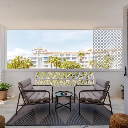 Banus - Banus - Playas Del Duque - Luxury 3br - 3ba Penthouse - Huge Outdoor Terrace - Lounge & Outdoor Dining - Partial Sea Views - 35,000 M2 Tropical Gardens - S Pools - Ideal For Families Marbella