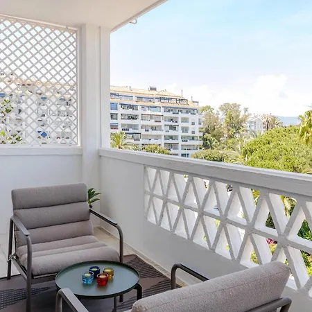 Banus - Banus - Playas Del Duque - Luxury 3br - 3ba Penthouse - Huge Outdoor Terrace - Lounge & Outdoor Dining - Partial Sea Views - 35,000 M2 Tropical Gardens - S Pools - Ideal For Families
