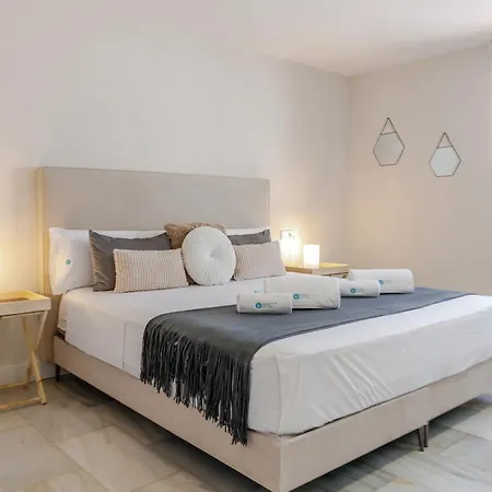 Banus - Banus - Playas Del Duque - Luxury 3br - 3ba Penthouse - Huge Outdoor Terrace - Lounge & Outdoor Dining - Partial Sea Views - 35,000 M2 Tropical Gardens - S Pools - Ideal For Families * Marbella