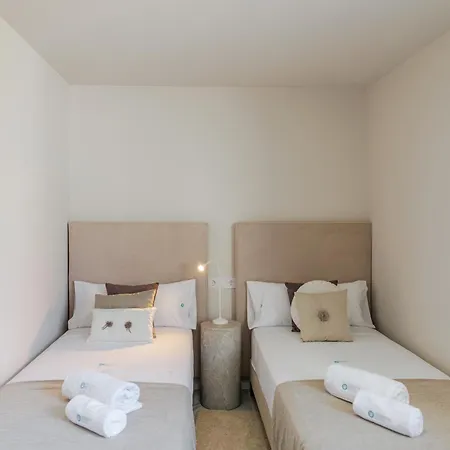 Banus - Banus - Playas Del Duque - Luxury 3br - 3ba Penthouse - Huge Outdoor Terrace - Lounge & Outdoor Dining - Partial Sea Views - 35,000 M2 Tropical Gardens - S Pools - Ideal For Families *