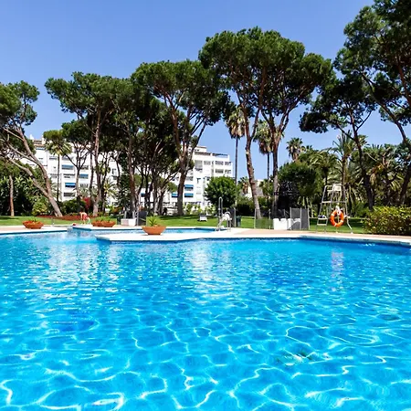 Banus - Banus - Playas Del Duque - Luxury 3br - 3ba Penthouse - Huge Outdoor Terrace - Lounge & Outdoor Dining - Partial Sea Views - 35,000 M2 Tropical Gardens - S Pools - Ideal For Families * Marbella