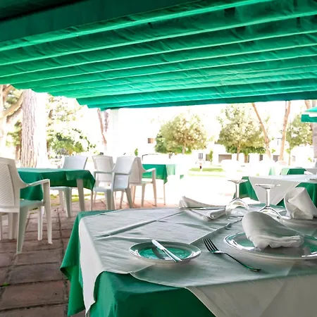 Banus - Banus - Playas Del Duque - Luxury 3br - 3ba Penthouse - Huge Outdoor Terrace - Lounge & Outdoor Dining - Partial Sea Views - 35,000 M2 Tropical Gardens - S Pools - Ideal For Families * Marbella
