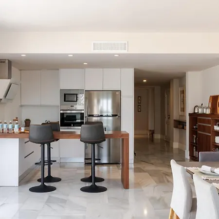 Lejlighed Banus - Banus - Playas Del Duque - Luxury 3br - 3ba Penthouse - Huge Outdoor Terrace - Lounge & Outdoor Dining - Partial Sea Views - 35,000 M2 Tropical Gardens - S Pools - Ideal For Families