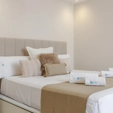 Banus - Banus - Playas Del Duque - Luxury 3br - 3ba Penthouse - Huge Outdoor Terrace - Lounge & Outdoor Dining - Partial Sea Views - 35,000 M2 Tropical Gardens - S Pools - Ideal For Families *